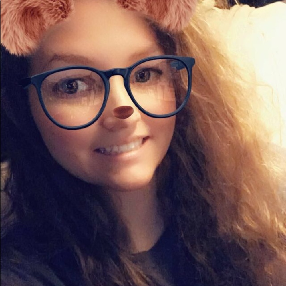 Meet your Posher, Ashley